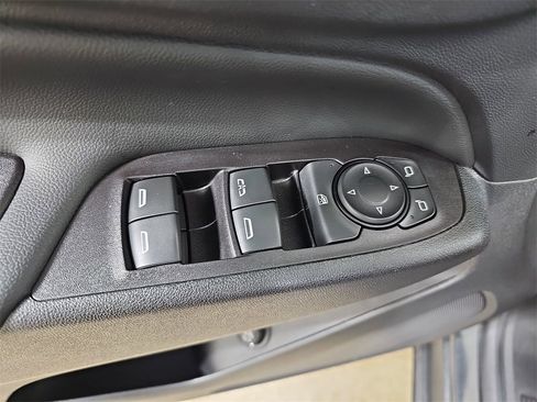 Certified 2021 Chevrolet Equinox LT image 32