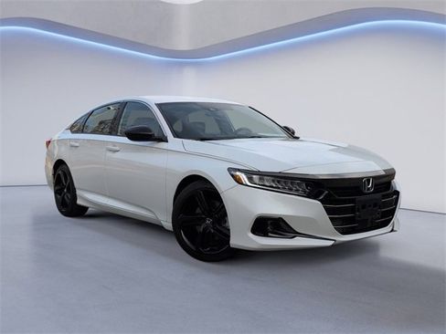 Used 2022 Honda Accord Sport image 2