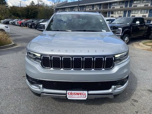 Used 2023 Jeep Wagoneer Series III w/ Preferred Equipment Group image 10