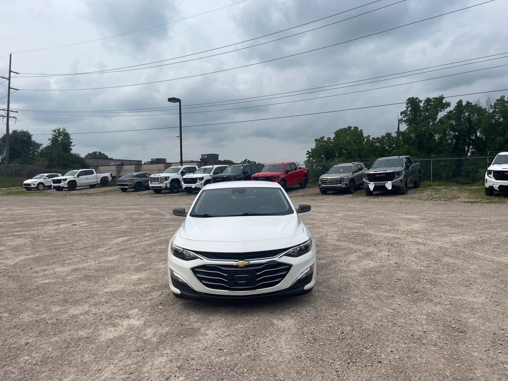 Used 2023 Chevrolet Malibu LS FWD image 3