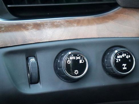 Used 2020 Cadillac Escalade ESV Premium Luxury image 26