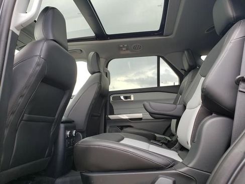 Used 2023 Ford Explorer XLT w/ Equipment Group 202A image 16