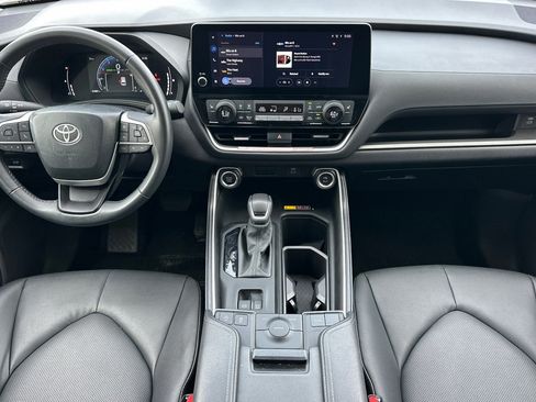 Certified 2025 Toyota Grand Highlander FWD image 13