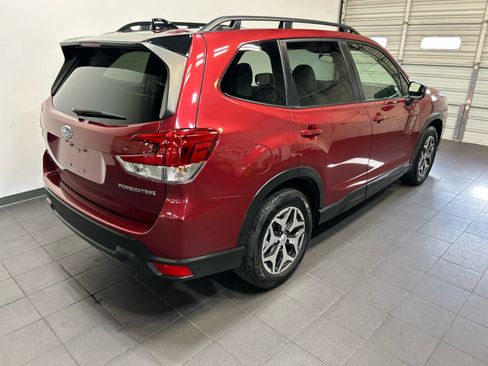 Used 2024 Subaru Forester Premium AWD/4WD image 3