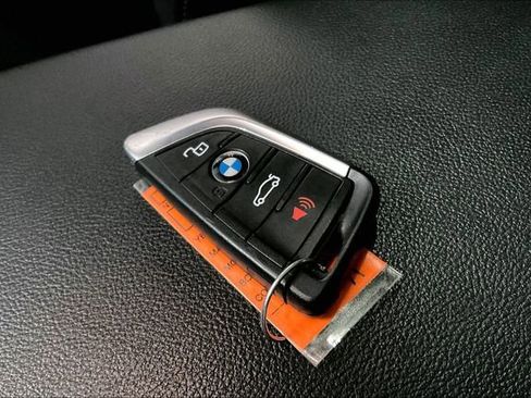 Used 2023 BMW X4 xDrive30i w/ Parking Assistance Package AWD/4WD image 13
