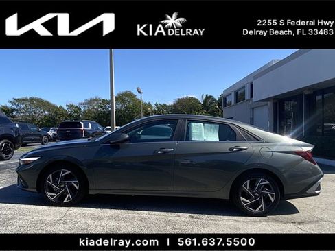 Used 2025 Hyundai Elantra SEL image 5