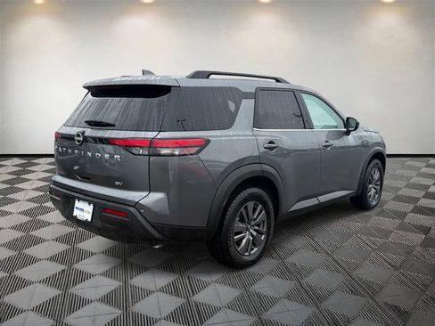 Used 2024 Nissan Pathfinder SV FWD image 5