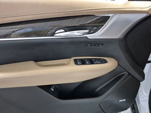 Used 2024 Cadillac XT6 Sport w/ Platinum Package image 13