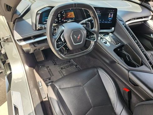 Used 2024 Chevrolet Corvette Stingray Convertible w/ Z51 Performance Package image 29