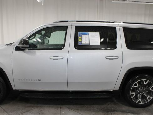 Used 2023 Jeep Wagoneer L Series III w/ Preferred Equipment Group image 6