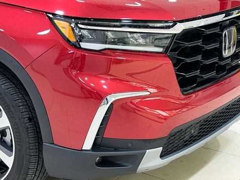 Used 2023 Honda Pilot Touring image 2