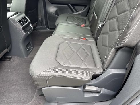 Used 2024 Volkswagen Atlas Cross Sport SE FWD image 16