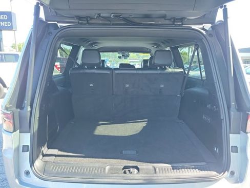 Used 2024 Jeep Wagoneer L Series II RWD image 10