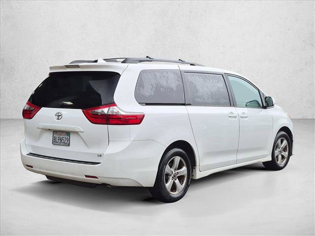 Used 2020 Toyota Sienna LE w/ Carpet Mat Package FWD image 5