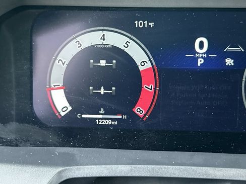 Used 2025 Toyota Tacoma TRD Sport AWD/4WD image 12