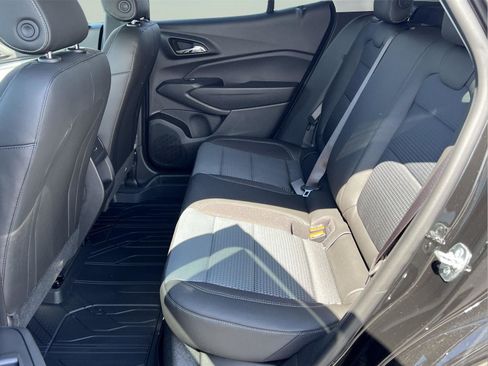 New 2026 Chevrolet Trax LT w/ LT Convenience Package FWD image 10