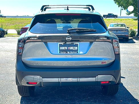New 2026 Nissan Kicks SR w/ Cold Weather Package FWD image 7