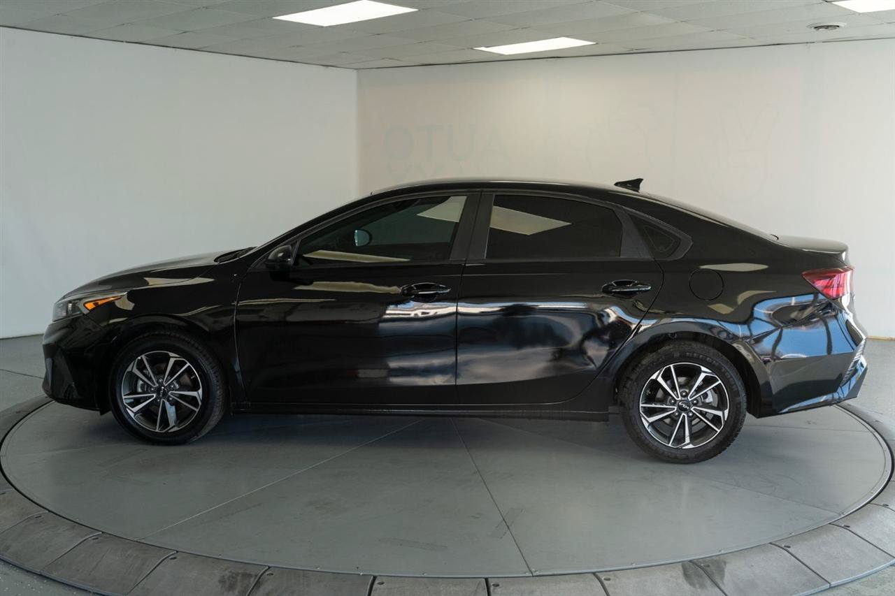 Used 2023 Kia Forte LXS FWD image 4