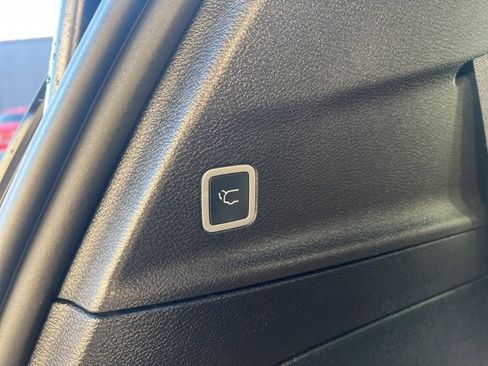 Used 2026 Chrysler Pacifica Select image 29