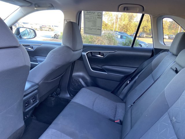 Used 2021 Toyota RAV4 XLE FWD image 17