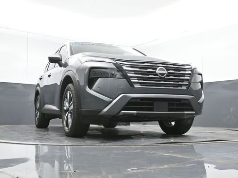 Used 2024 Nissan Rogue SL AWD/4WD image 44