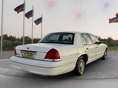 Used 2001 Ford Crown Victoria image 8