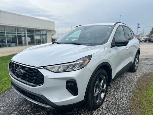 Used 2025 Ford Escape ST-Line w/ Equipment Group 301A FWD image 4