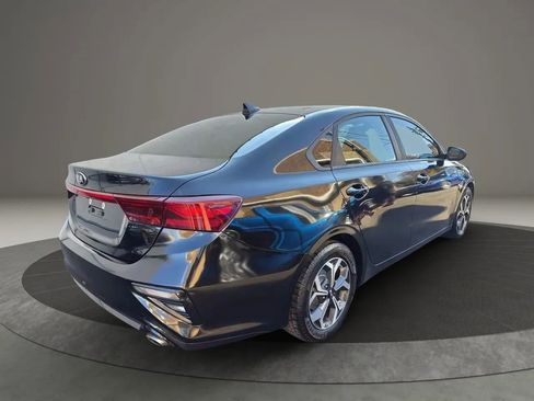 Used 2019 Kia Forte LXS image 5