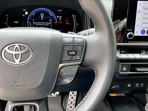 Certified 2025 Toyota Camry SE w/ Convenience Package image 11