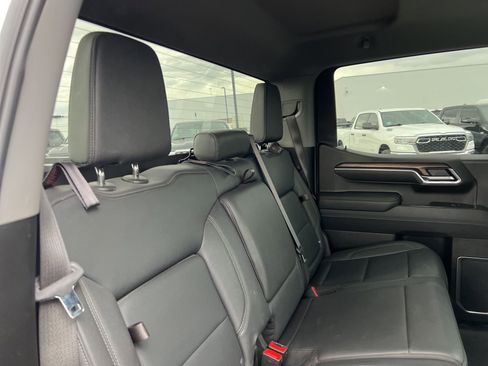 Used 2025 GMC Sierra 1500 SLT image 18