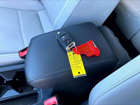 Used 2020 Volkswagen Tiguan SE w/ Panoramic Sunroof Package image 35