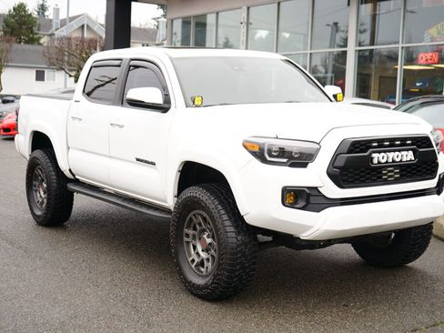 Used 2019 Toyota Tacoma Limited image 7