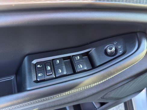 Used 2024 Jeep Grand Cherokee Altitude AWD/4WD image 11
