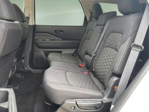 Certified 2024 Nissan Pathfinder SV image 21