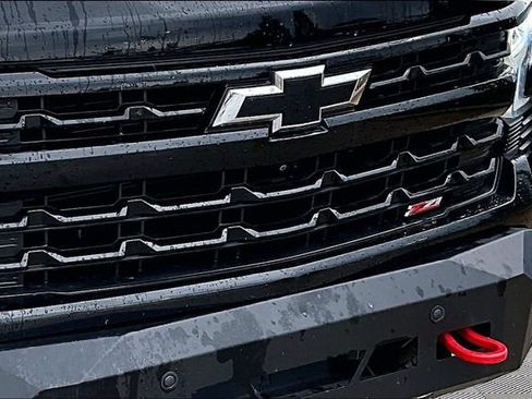 Used 2022 Chevrolet Silverado 1500 LT Trail Boss w/ Convenience Package II AWD/4WD image 31