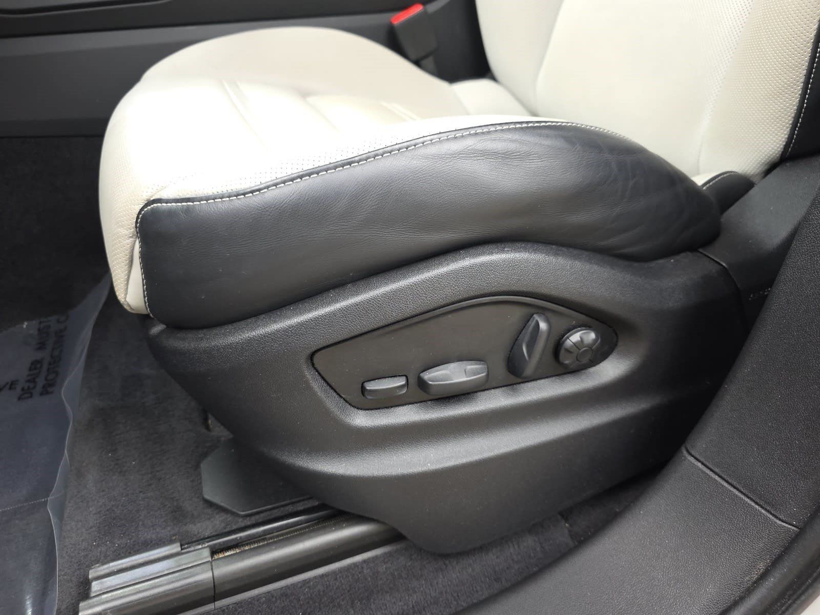 Used 2024 Porsche Cayenne AWD/4WD image 25