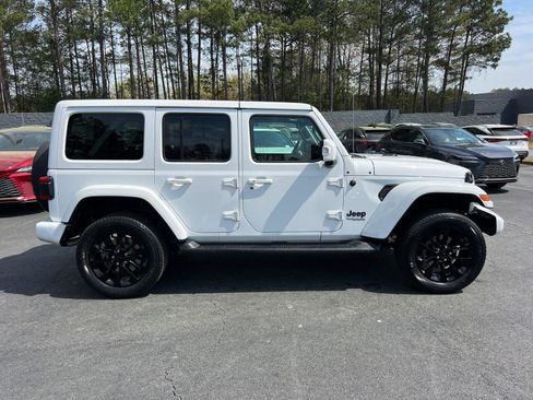 Used 2022 Jeep Wrangler Unlimited Sahara image 5