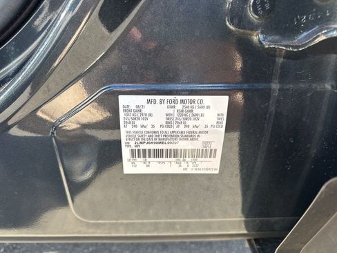 Used 2021 Lincoln Nautilus Reserve image 40