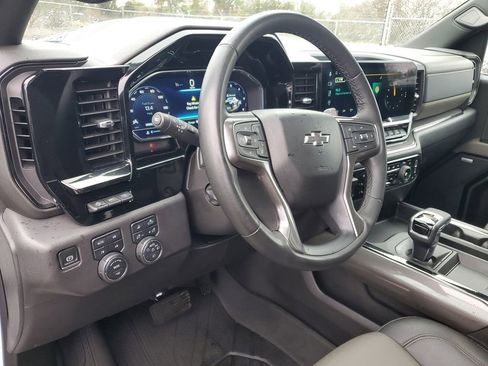 Used 2023 Chevrolet Silverado 1500 ZR2 w/ Technology Package image 10