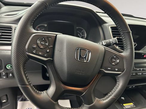 Certified 2025 Honda Passport EX-L image 12