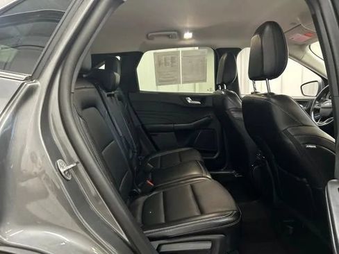 Used 2025 Ford Escape Platinum AWD/4WD image 16