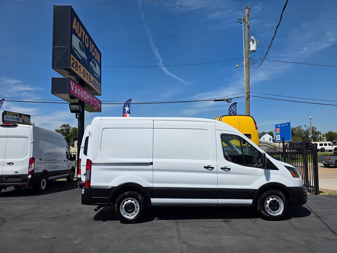 Used 2023 Ford Transit 150 Medium Roof RWD image 3