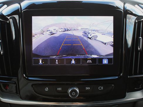 Used 2023 Chevrolet Traverse LT image 28