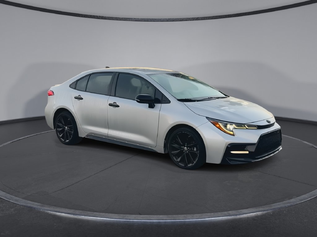 Used 2021 Toyota Corolla SE FWD image 2