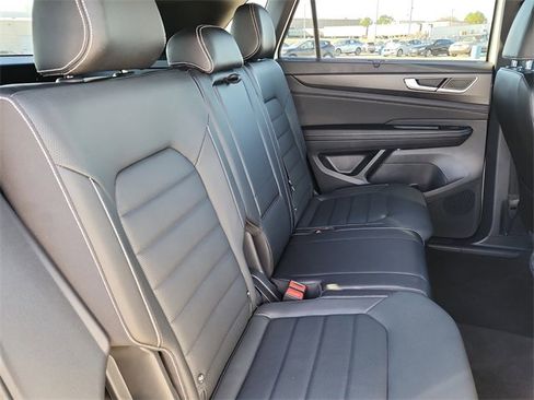Certified 2025 Volkswagen Atlas Cross Sport SEL R-Line image 19