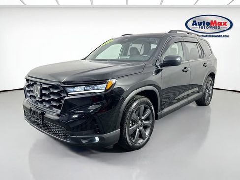 Used 2025 Honda Pilot Sport image 4