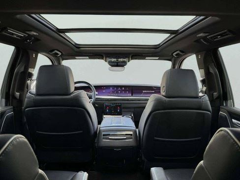 Used 2025 Cadillac Escalade ESV Sport w/ Touring Package AWD/4WD image 42