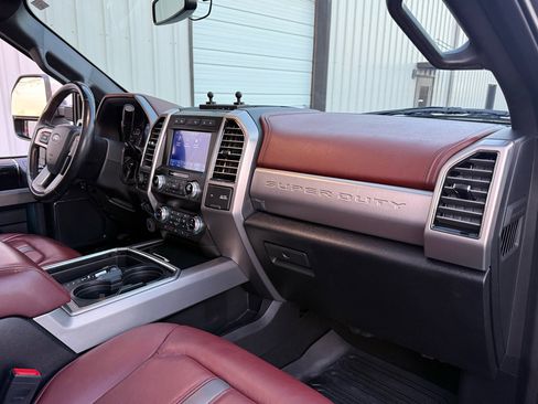 Used 2021 Ford F250 Platinum w/ FX4 Off-Road Package image 31