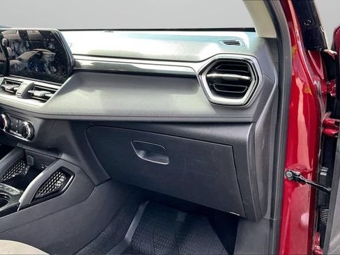 Used 2025 Chevrolet TrailBlazer LS w/ LS Convenience Package AWD/4WD image 16
