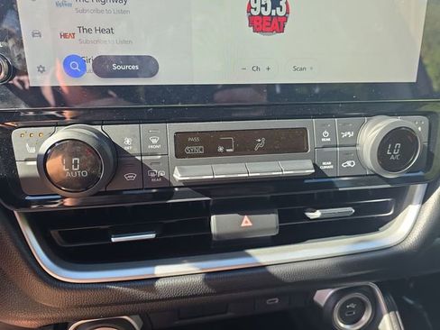 Used 2024 Toyota Grand Highlander XLE image 35